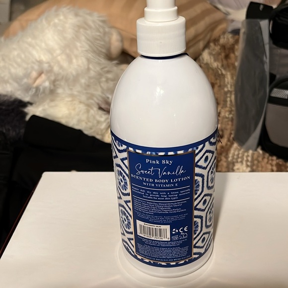 Pink Sky Sweet Vanilla scented Body Lotion with vitamin E light smooth scent - Picture 2 of 5